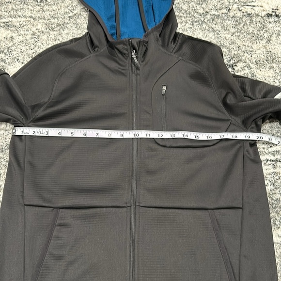 Size M Puma, zip up hoodie, with beautiful, royal blue inside, super soft - Picture 12 of 16